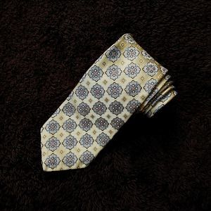 Robert Talbott Carmel Silk Necktie Tie Yellow Geometric Made In USA Hand Sewn